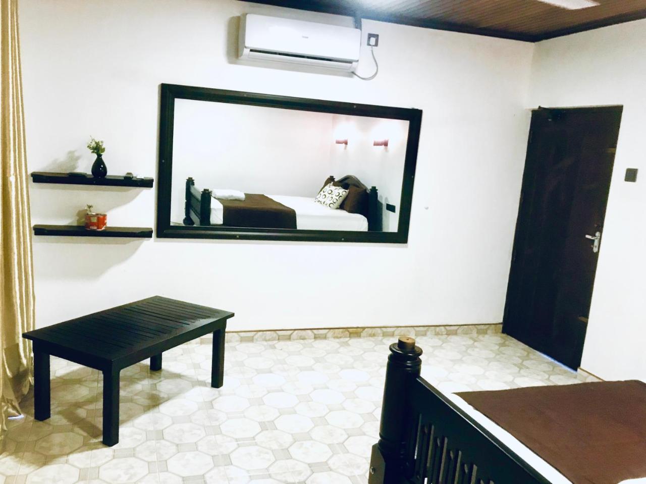 Tamarind Moon Hostel ดิคเวลลา ภายนอก รูปภาพ