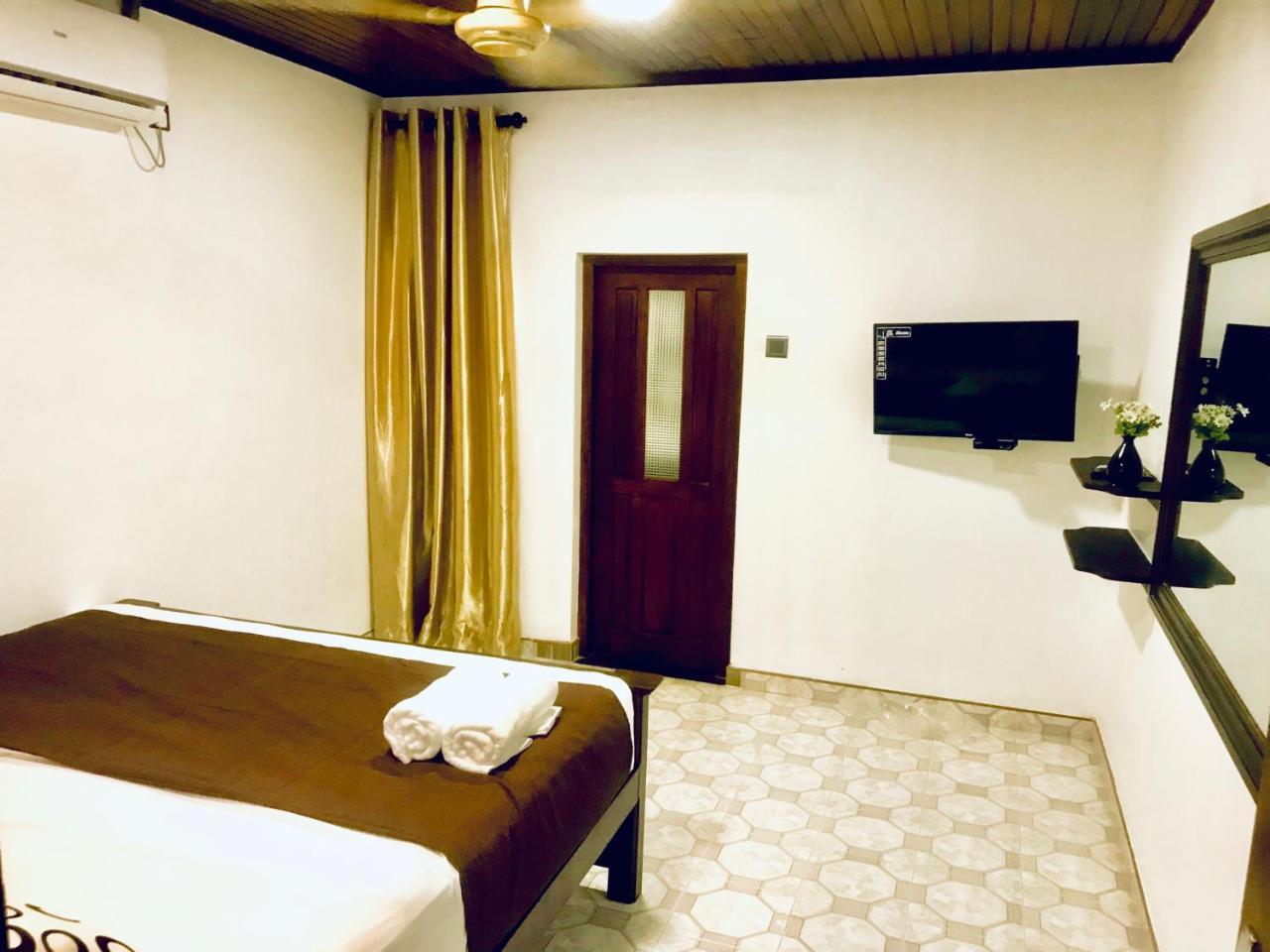 Tamarind Moon Hostel ดิคเวลลา ภายนอก รูปภาพ