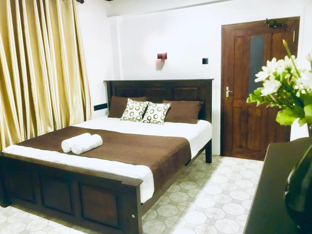 Tamarind Moon Hostel ดิคเวลลา ภายนอก รูปภาพ
