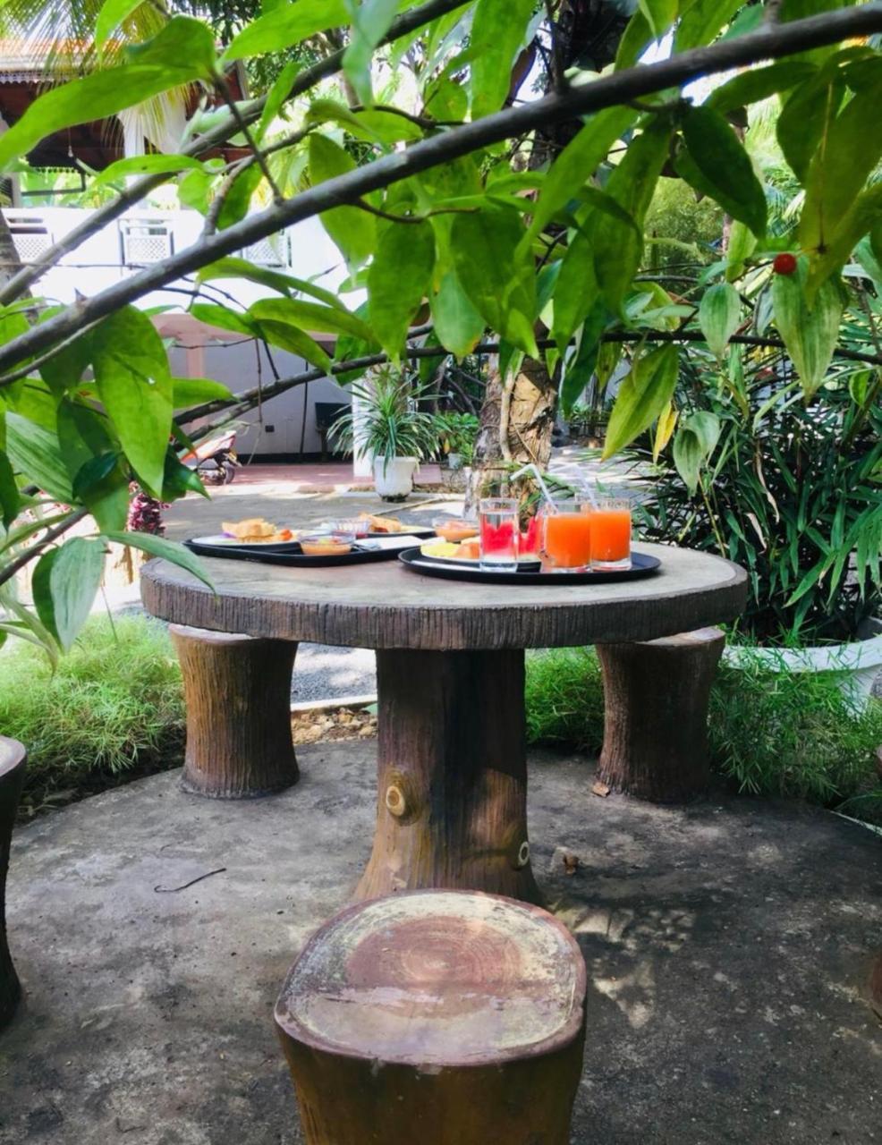 Tamarind Moon Hostel ดิคเวลลา ภายนอก รูปภาพ