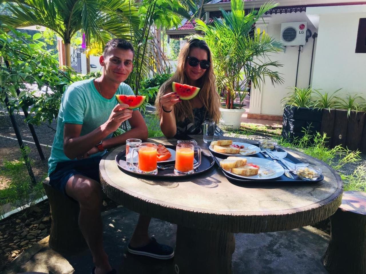Tamarind Moon Hostel ดิคเวลลา ภายนอก รูปภาพ